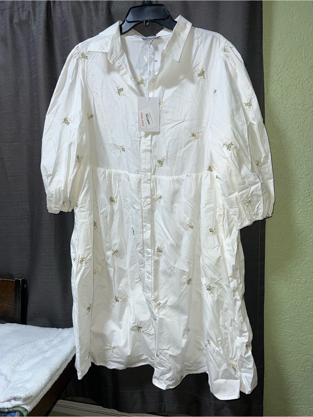 Polagram White Floral Embroidered Button-Front Dress - Picture 2 of 10